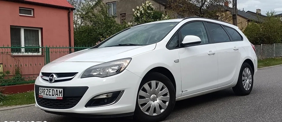 Opel Astra cena 28100 przebieg: 202000, rok produkcji 2013 z Staszów małe 154
